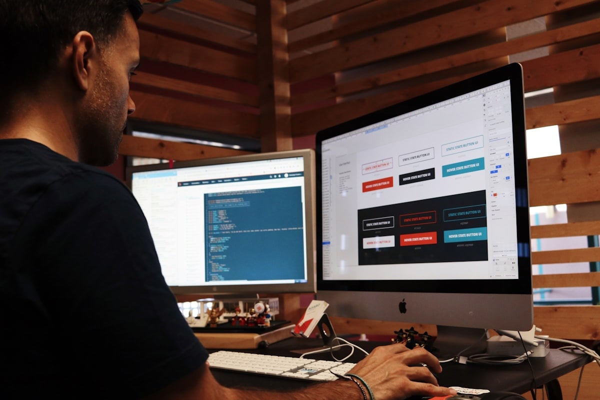 Crafting a Creative Portfolio That Wins Clients